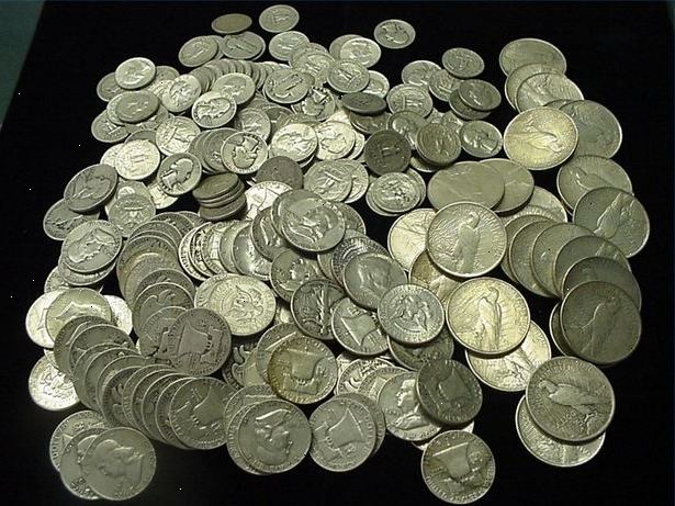 Hoe kan ik oude zilveren munten vinden. Kijk naar elke zak verandering die je hebt.