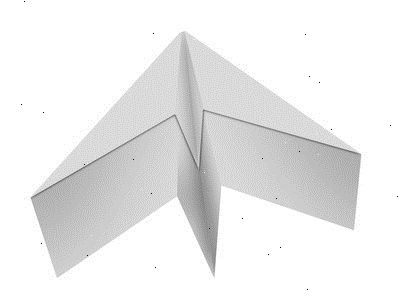 Hoe maak je een papieren vliegtuig te bouwen. Hier krijg je een goede vel papier.