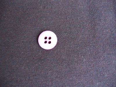 Hoe maak je een buttoneer gebruiken. Klik hier voor de kleding en knop die u wilt naaien.